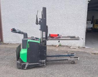 Gerbeur plateforme rabattable (accompagnant ou porté)