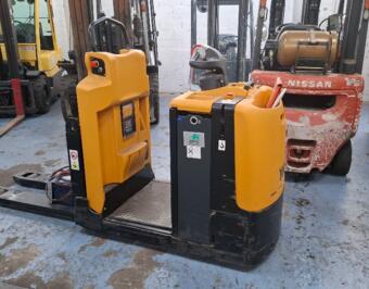 Preparateur de commandes au sol plateforme 2T - YALE